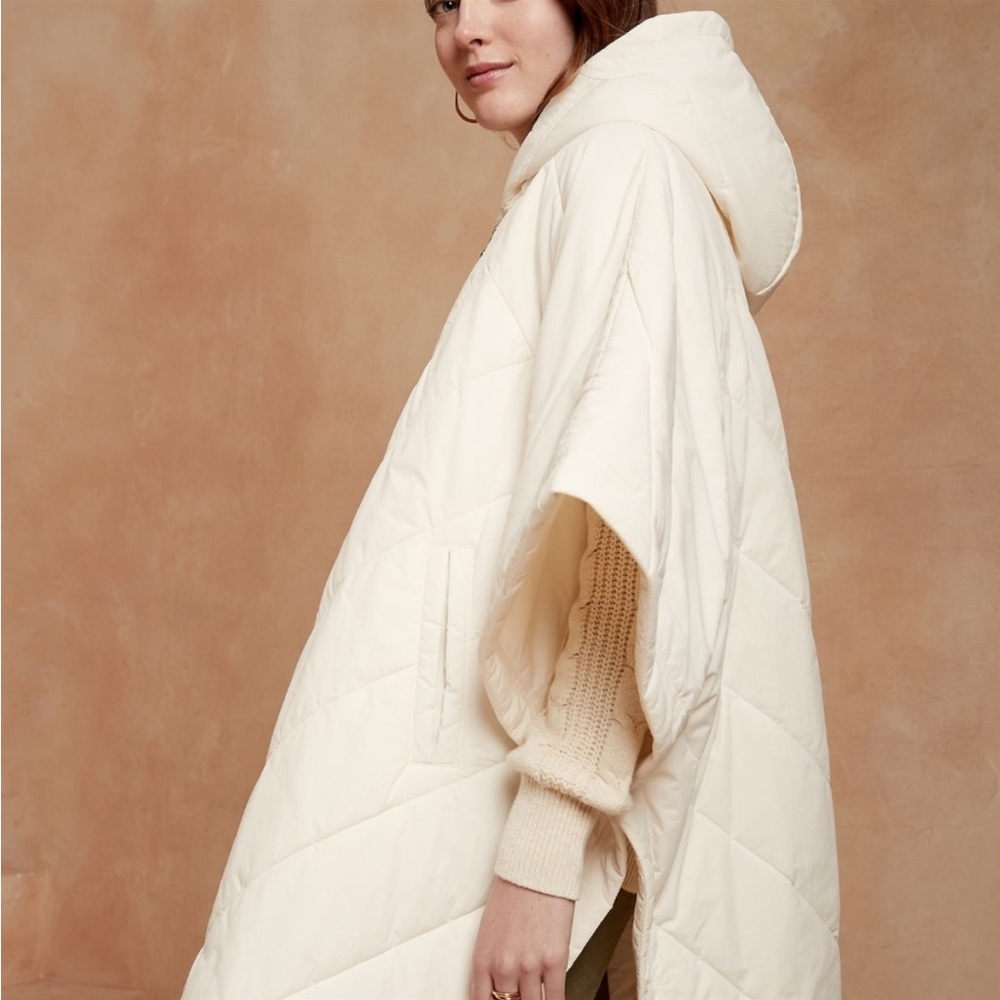 Banana Republic  Zip-Up Cream/Beige Puffer Poncho S/M Bloggers Favorite